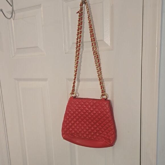 Red Quilted Chain Shoulder Bag - Picture 1 of 4